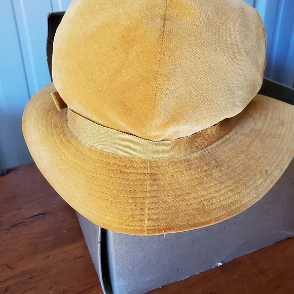 *SOLD* Vintage Betmar (New York) Ladies Cloche/Bucket Hat W/Original Box - Picture 4 of 13